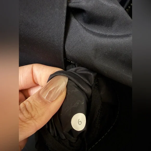 Lululemon Athletica Womens Rain Jacket in Black Sz: 6 - Picture 6 of 9